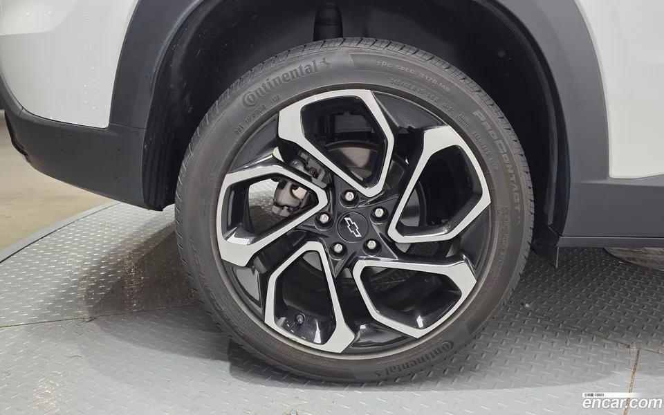 Chevrolet Trax Crossover 1.2 RS 2023 — миниатюра 2