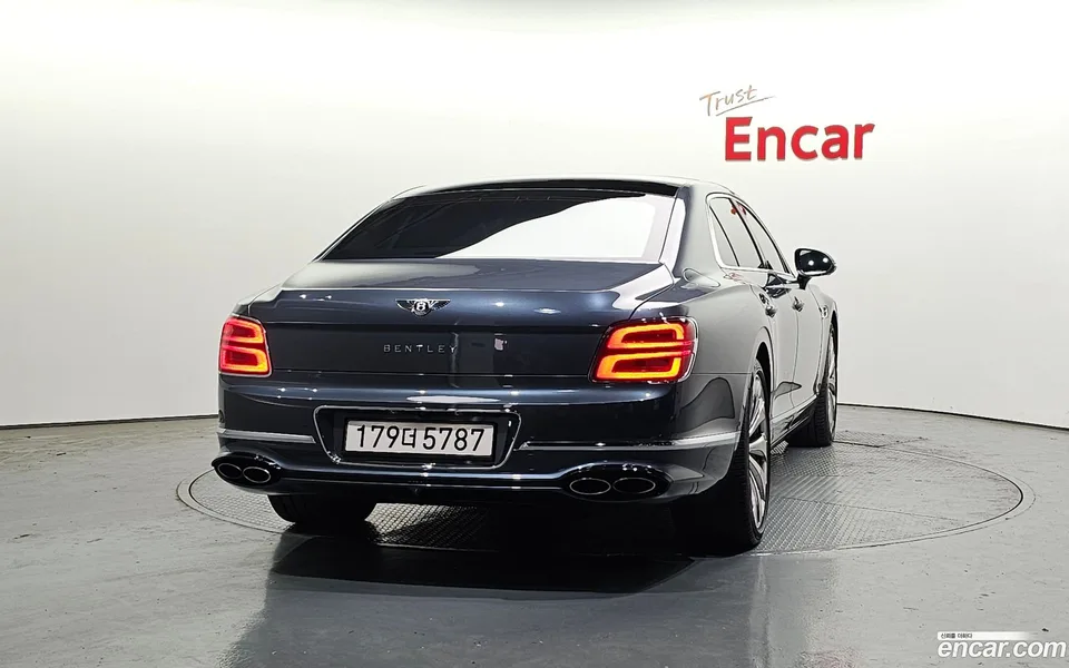 Bentley Flying Spur 4.0 2022 — миниатюра 4