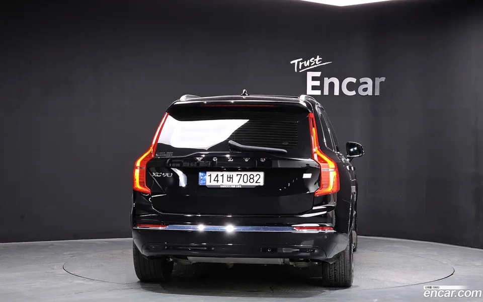 Volvo XC90 T8 2023 — миниатюра 4