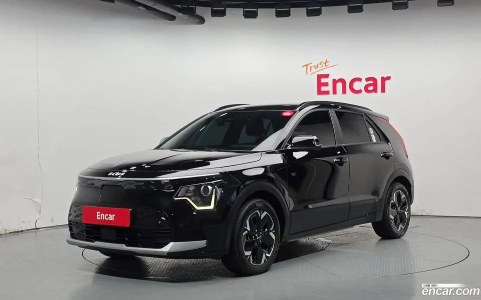Kia Niro EV 2023 — фото 1, купить с доставкой в Москву