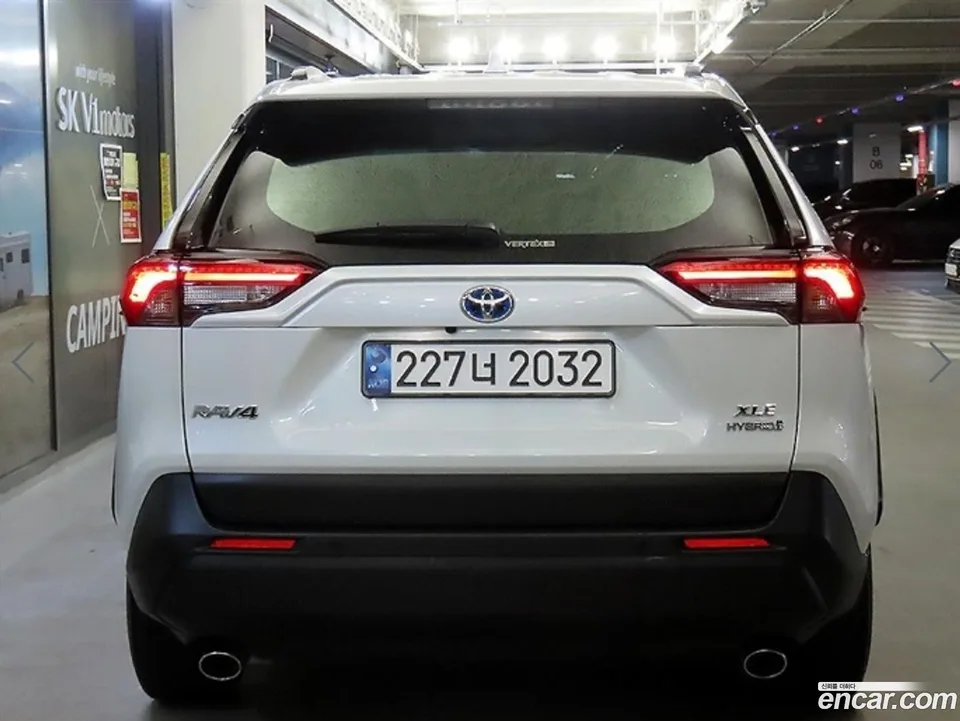 Toyota RAV4 2.5 2WD XLE 2024 — миниатюра 5