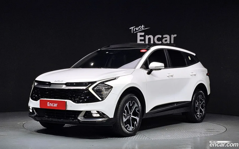 Kia Sportage Hybrid 2WD 2023 — фото 1, купить с доставкой в Москву