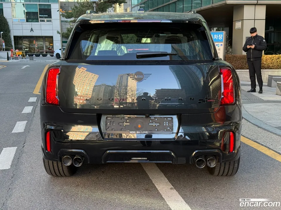 MINI Cooper S Countryman ALL4 JCW 2026 — миниатюра 5