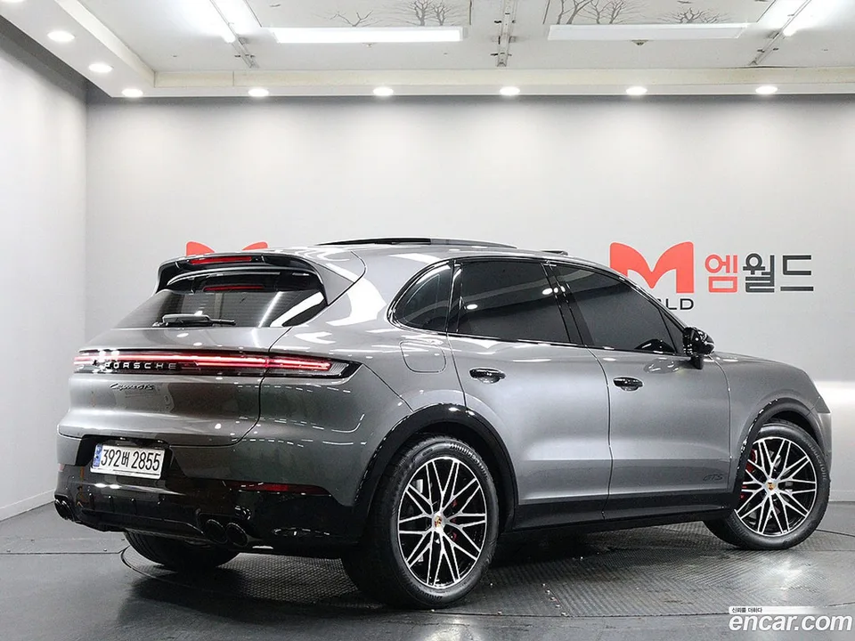 Porsche Cayenne 4.0 GTS 2025 — миниатюра 4