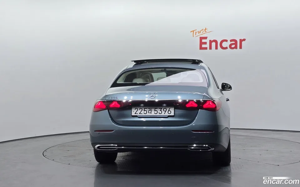 Mercedes-Benz E-Class E200 2025 — миниатюра 4