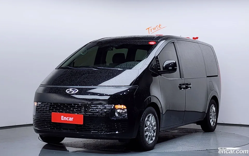 Hyundai Staria 11 2023 — фото 1, купить с доставкой в Москву