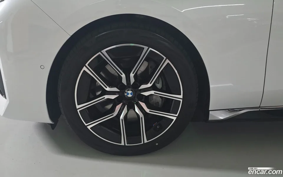 BMW 7 Series 740i xDrive M 2025 — миниатюра 5