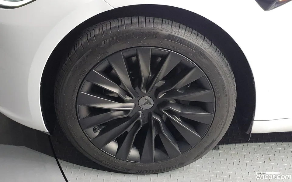 Tesla Model 3 RWD 2024 — миниатюра 5