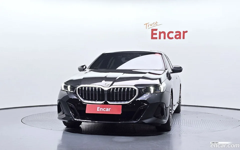 BMW 5 Series 520i M 2025 — миниатюра 3