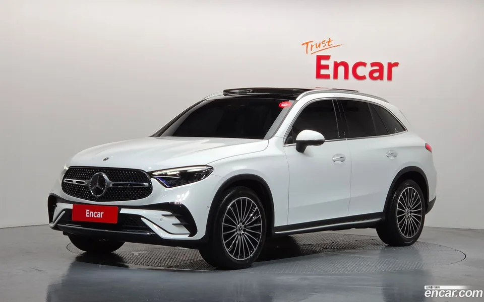Mercedes-Benz GLC-Class GLC300 4MATIC AMG Line 2023 — фото 1, купить с доставкой в Москву
