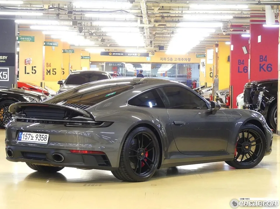Porsche 911 (992) 4 GTS 2023 — миниатюра 3