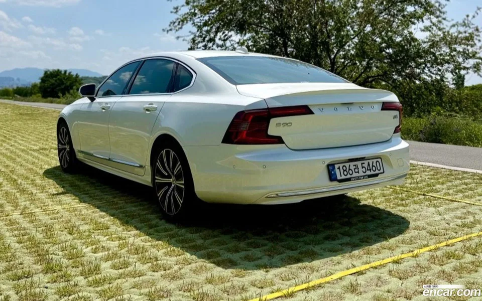 Volvo S90 B5 2024 — миниатюра 4