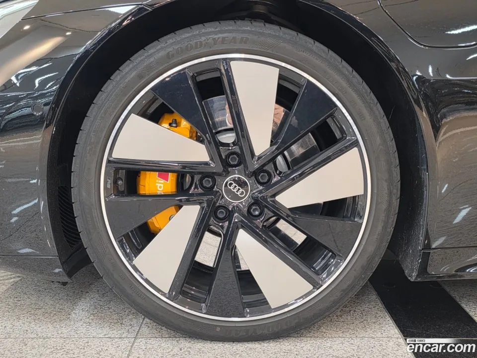 Audi e-tron GT GT 2023 — миниатюра 2