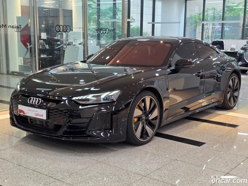 Audi e-tron GT GT 2023 — фото 1, купить с доставкой в Москву