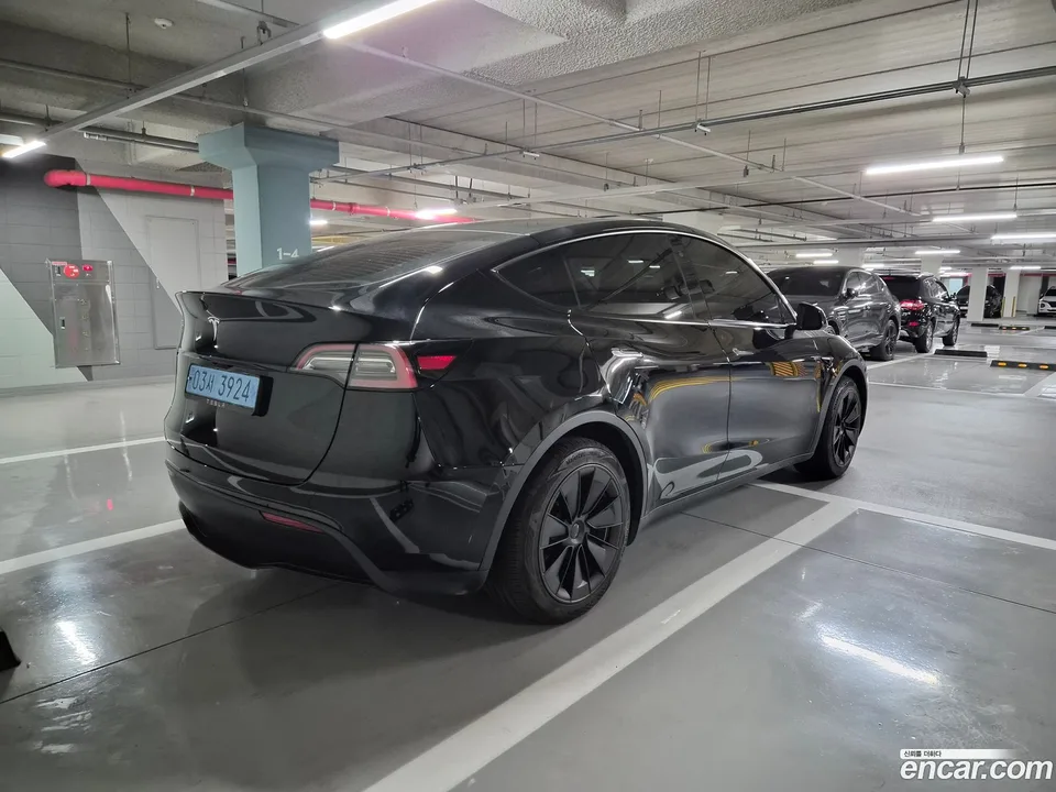 Tesla Model Y RWD 2023 — миниатюра 4
