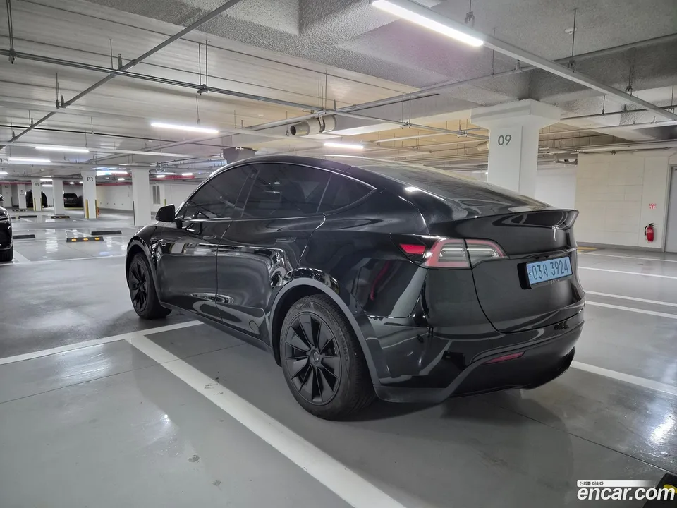 Tesla Model Y RWD 2023 — миниатюра 5
