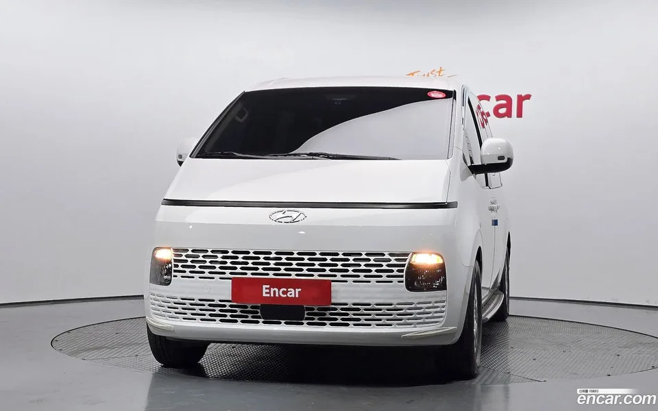 Hyundai Staria 2WD 2022 — миниатюра 3