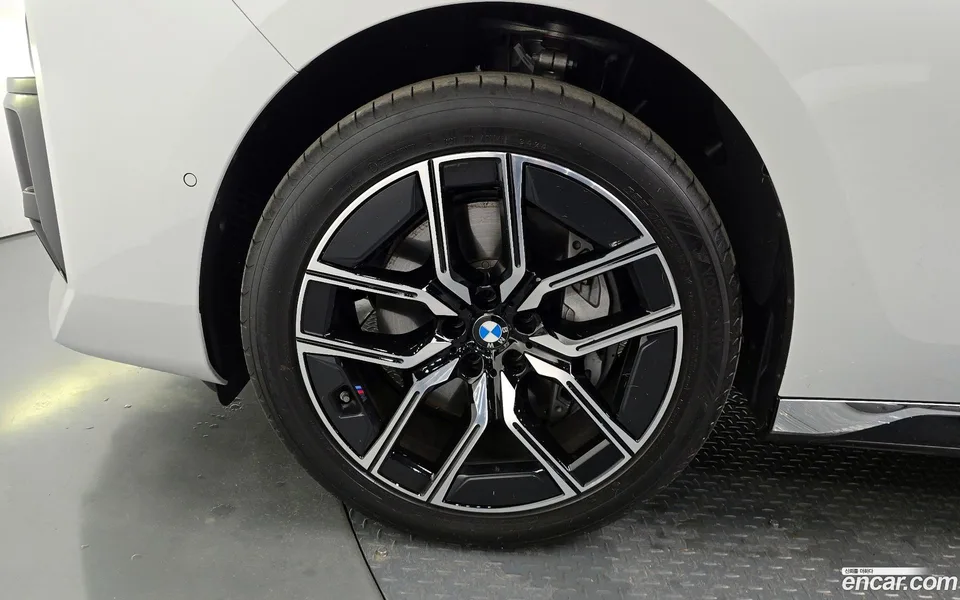 BMW 7 Series 740i xDrive M 2025 — миниатюра 5