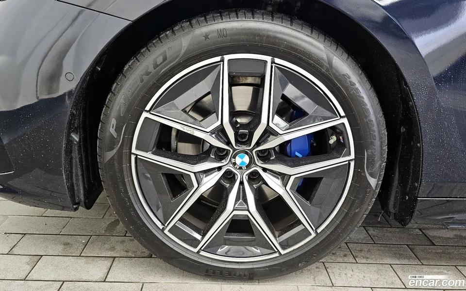 BMW 5 Series 520i M 2025 — миниатюра 2