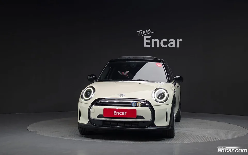 MINI Cooper 5 2022 — миниатюра 3