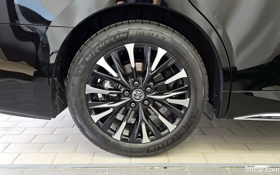 Toyota Alphard 2.5 HEV AWD 2025 — миниатюра 2