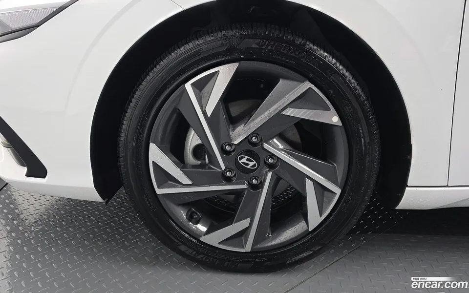 Hyundai Avante CN7 Hybrid 2024 — миниатюра 5