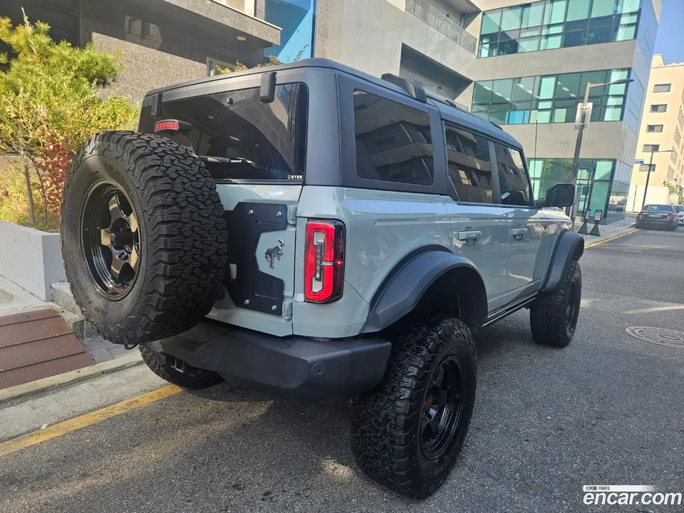 Ford Bronco 2.7 2022 — миниатюра 2