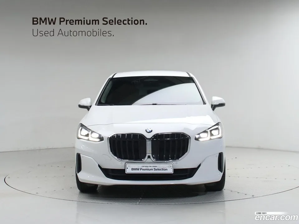 BMW 2 Series Active Tourer 220i 2023 — миниатюра 3