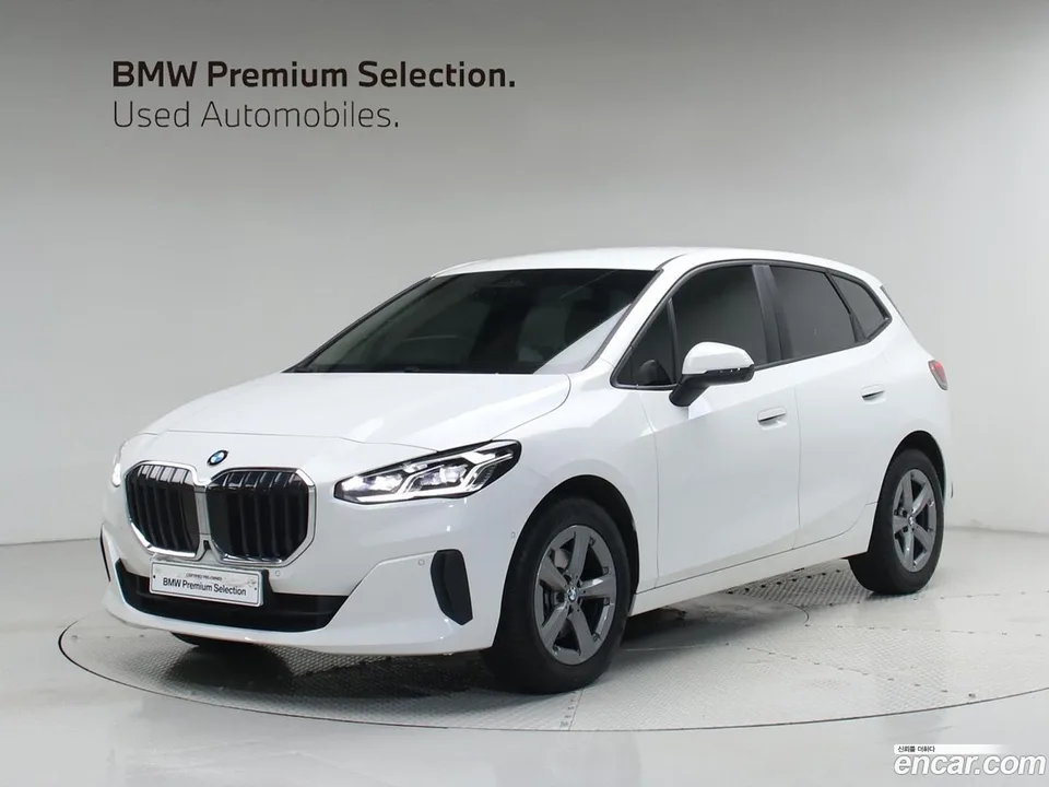 BMW 2 Series Active Tourer 220i 2023 — фото 1, купить с доставкой в Москву