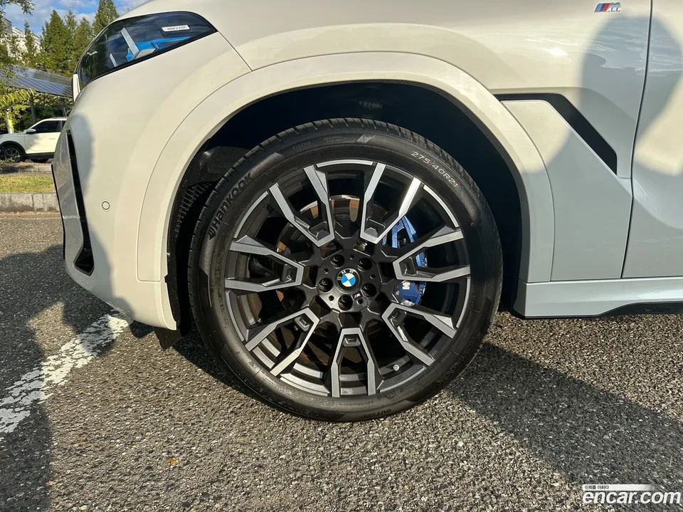 BMW X6 xDrive40i M 2024 — миниатюра 2