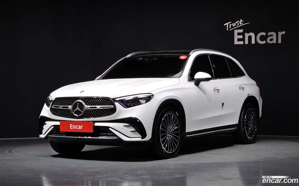 Mercedes-Benz GLC-Class GLC300 4MATIC AMG Line 2024 — фото 1, купить с доставкой в Москву
