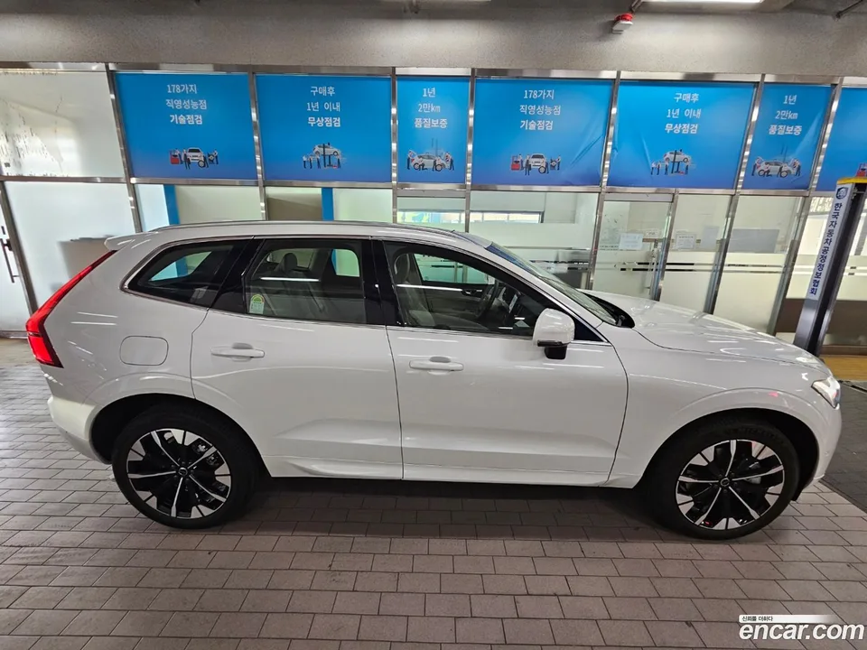 Volvo XC60 T8 2025 — миниатюра 5