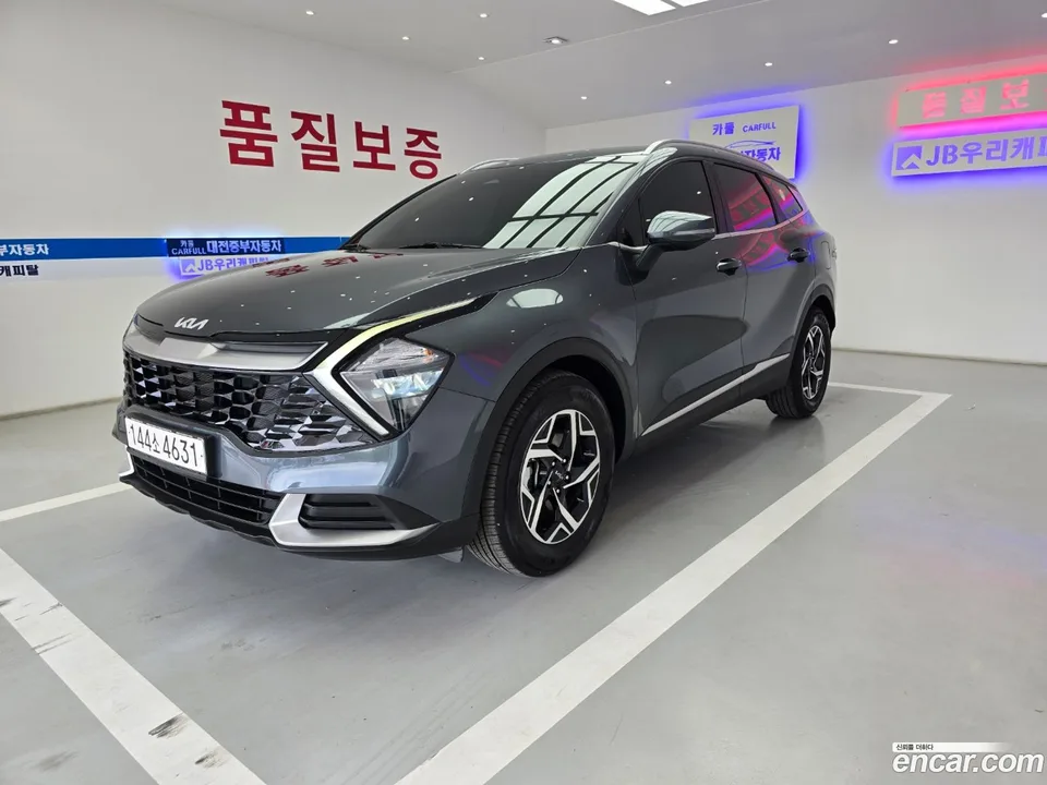 Kia Sportage 2.0 2WD 2022 — фото 1, купить с доставкой в Москву