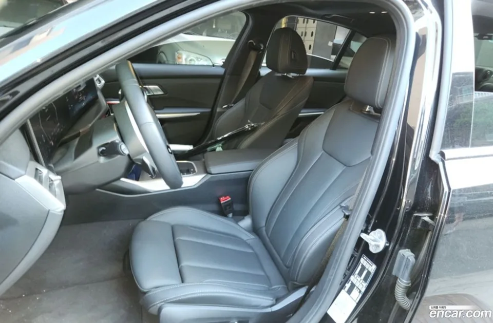 BMW 3 Series 320i M 2025 — миниатюра 2
