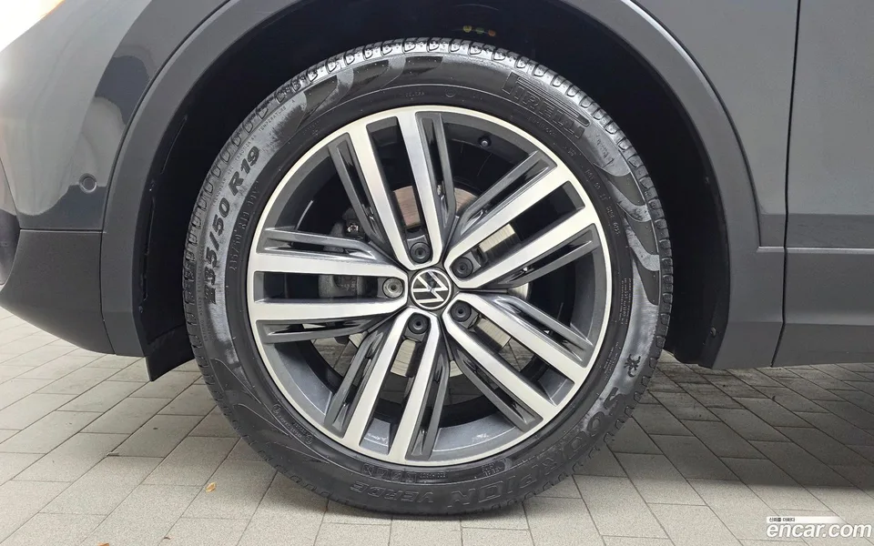 Volkswagen Tiguan 2.0 TDI 2023 — миниатюра 2