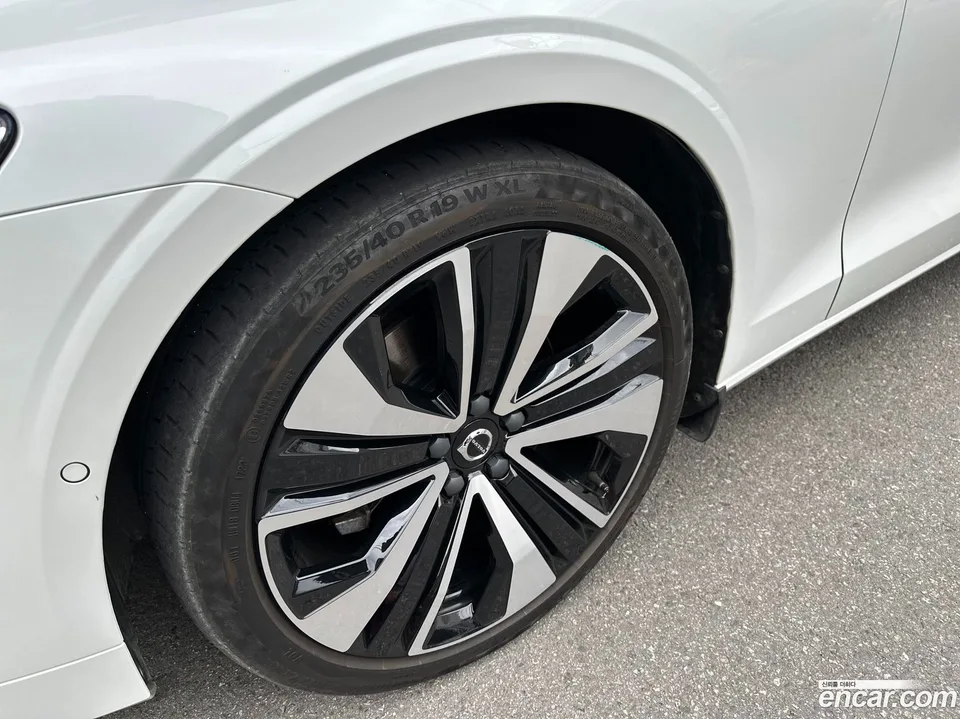 Volvo S60 B5 2023 — миниатюра 2