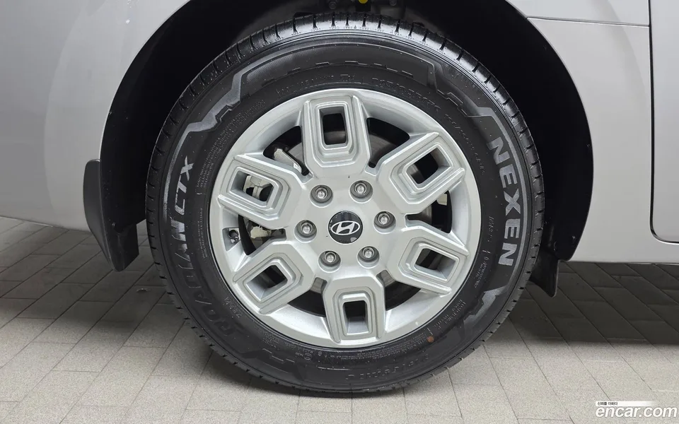 Hyundai Staria 11 2024 — миниатюра 2
