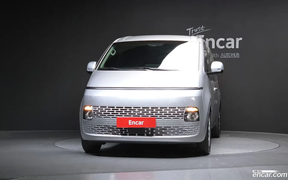 Hyundai Staria 11 2024 — миниатюра 3