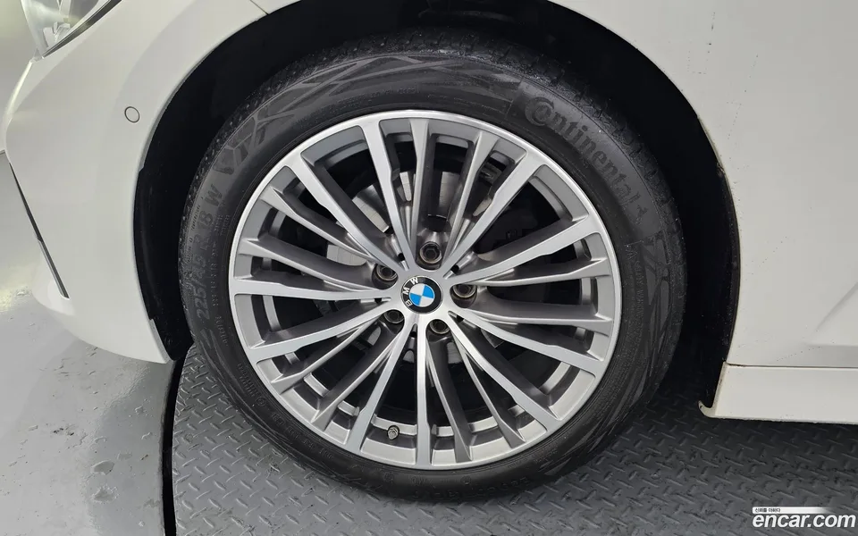BMW 3 Series 320d 2022 — миниатюра 2