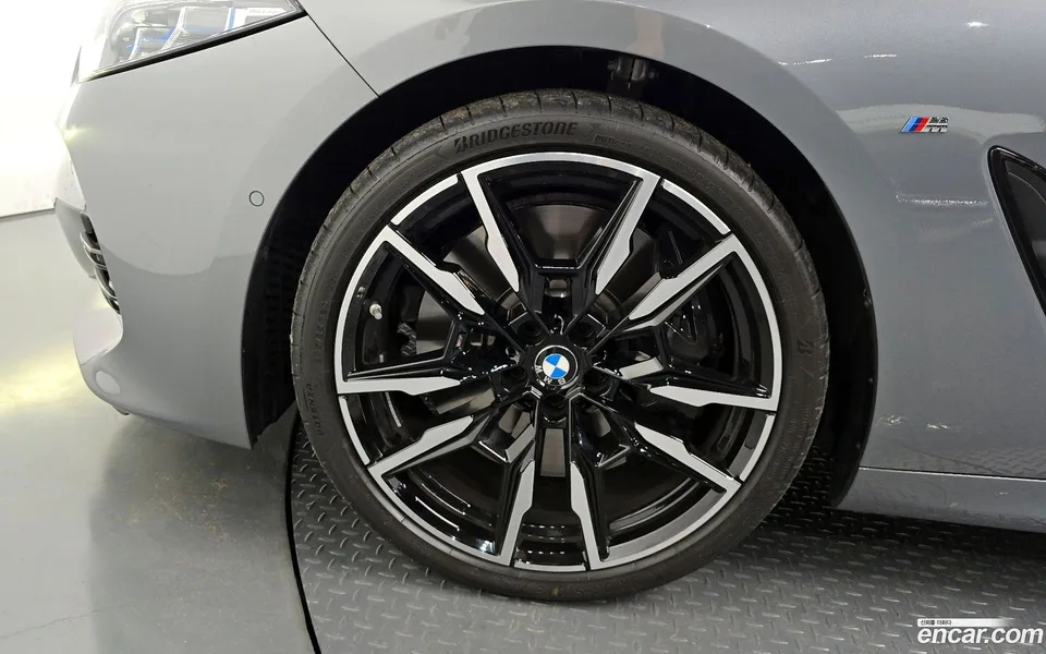 BMW 8 Series M850i xDrive 2025 — миниатюра 2