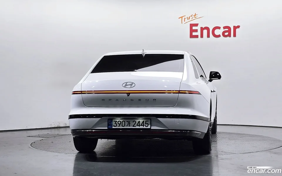 Hyundai Grandeur 2.5 2WD 2023 — миниатюра 4