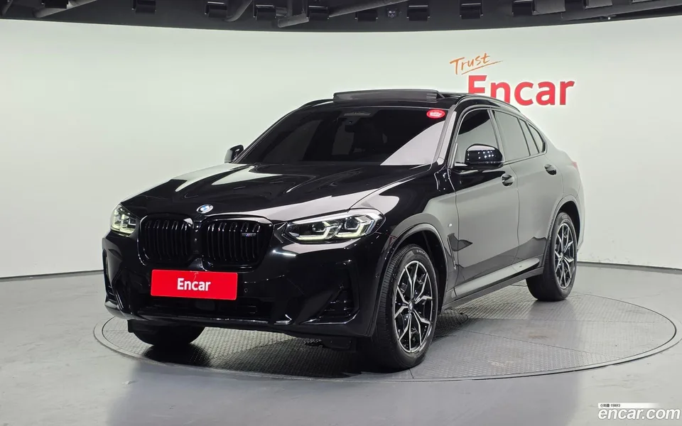 BMW X4 xDrive20i M 2023 — фото 1, купить с доставкой в Москву