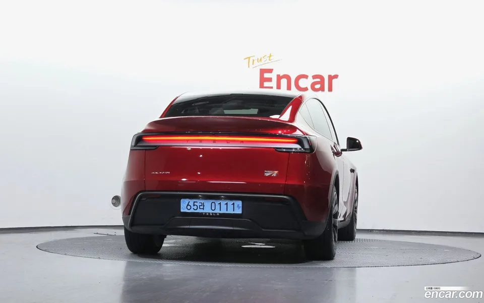 Tesla Model Y AWD 2025 — миниатюра 4