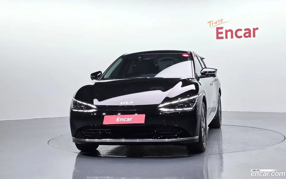 Kia EV6 2023 — миниатюра 3