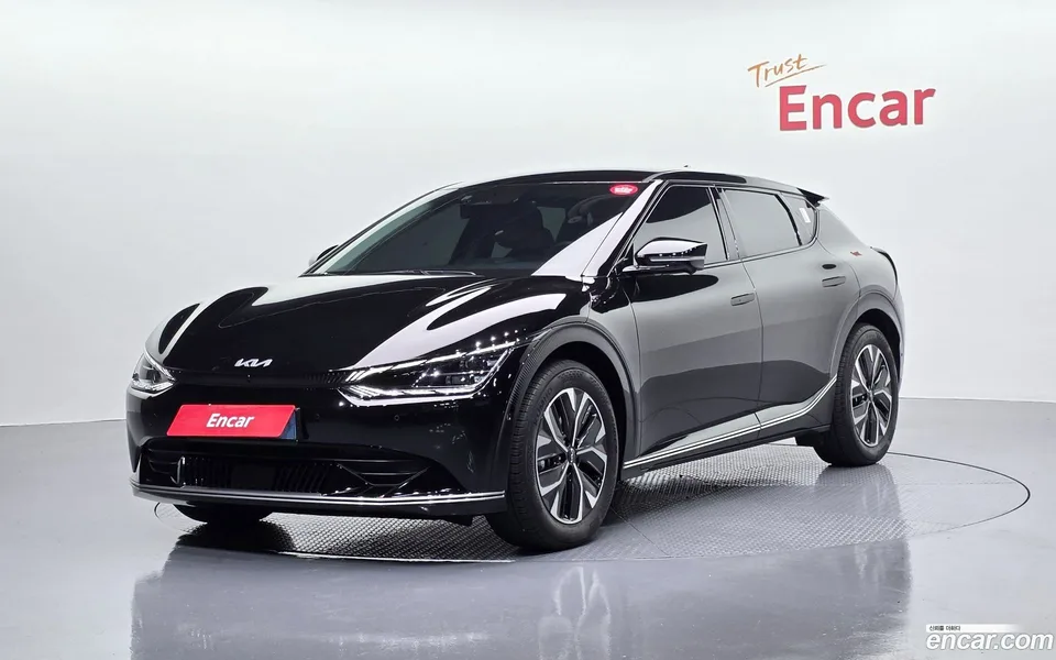 Kia EV6 2023 — фото 1, купить с доставкой в Москву