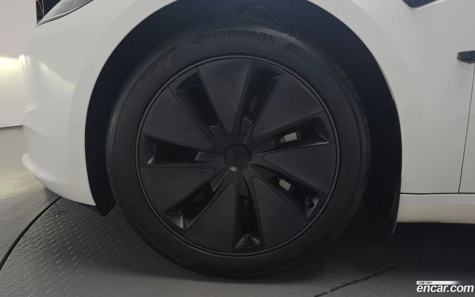 Tesla Model 3 AWD 2024 — миниатюра 5