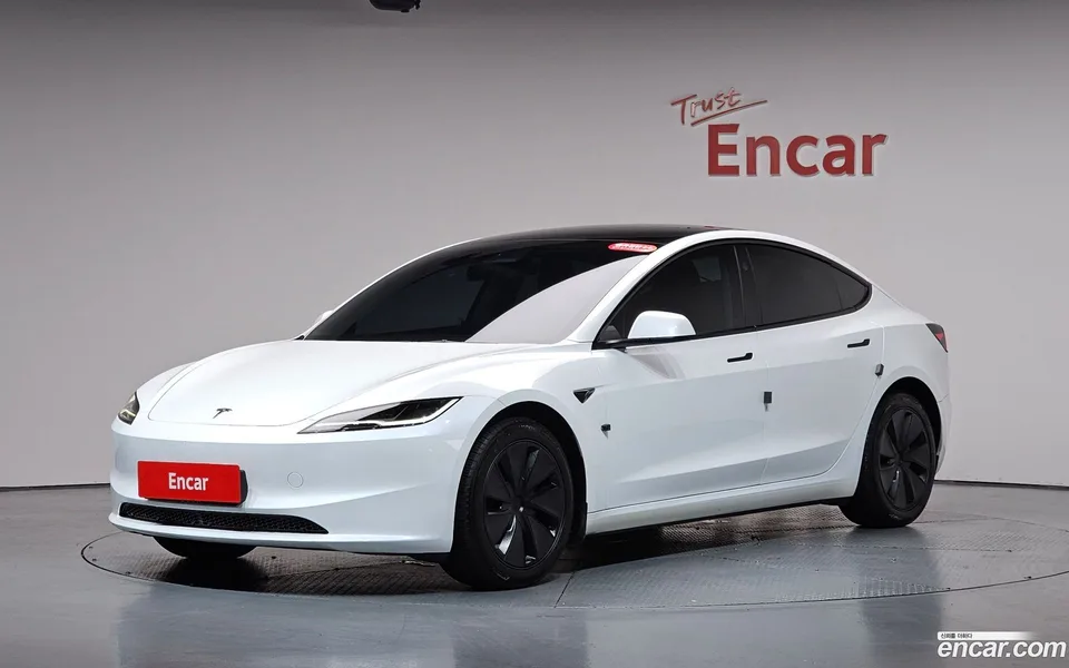 Tesla Model 3 AWD 2024 — фото 1, купить с доставкой в Москву