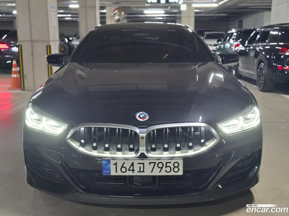 BMW 8 Series M850i xDrive 2022 — миниатюра 3