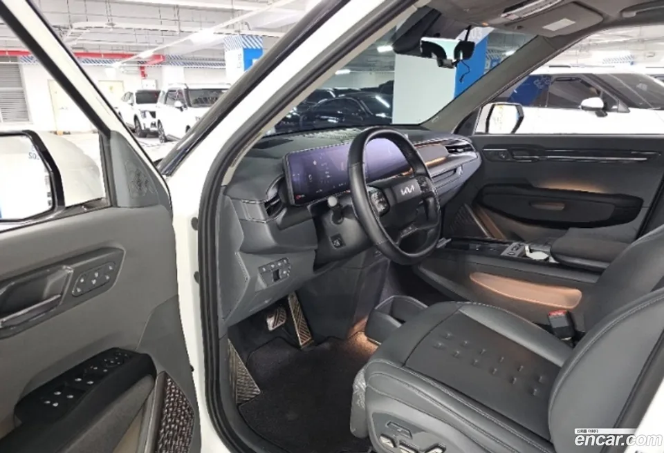 Kia EV9 4WD 2023 — миниатюра 2