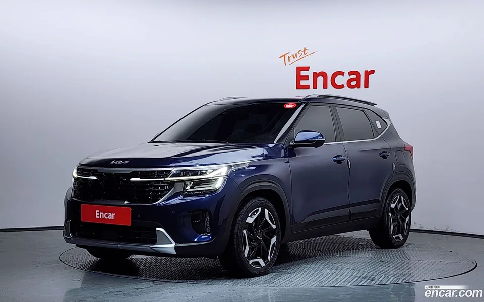 Kia Seltos 2.0 2WD 2023 — фото 1, купить с доставкой в Москву